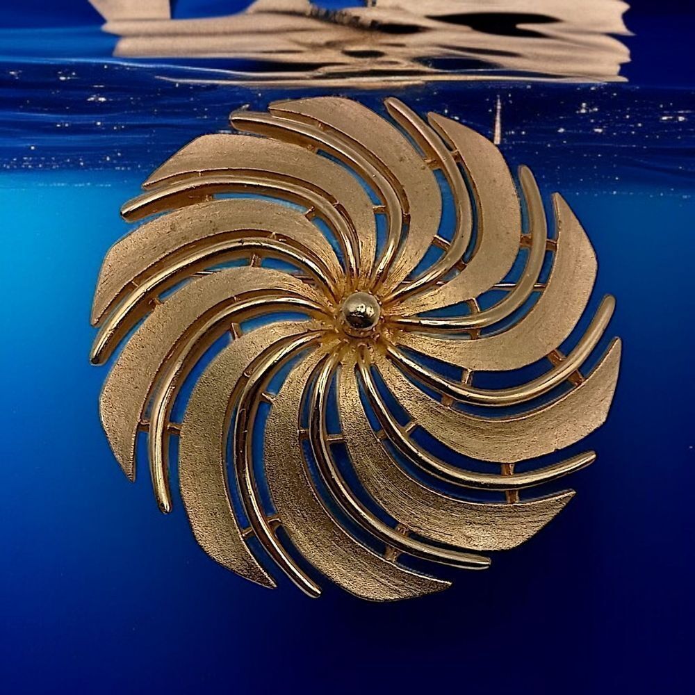 Sarah Coventry Golden Swirl Brooch Pinwheel Windmill Pin Large Brushed Gold Tone